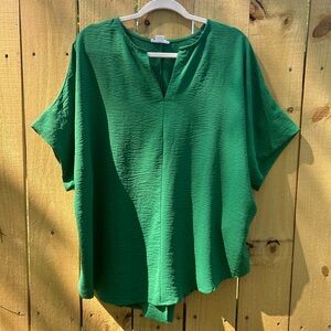 Chic Soul Green Cut-Out Neck Blouse. Size 2xl 💚💚💚